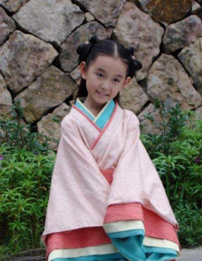 金素妍|出道多年，蒋依依终迎来女主戏，网传男主是TFBOYS的一员？