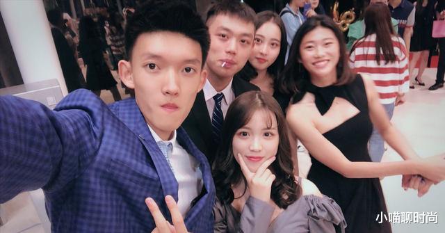 小喵聊时尚|“首金女孩”杨倩火了！赛上风光、私服可爱，原来还是个时髦精呀