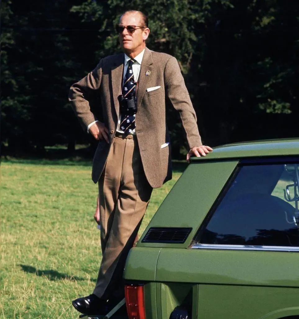 斑马的育乐园 论男装时尚只服菲利普亲王，比哈里王子还会穿！裙子都能hold住