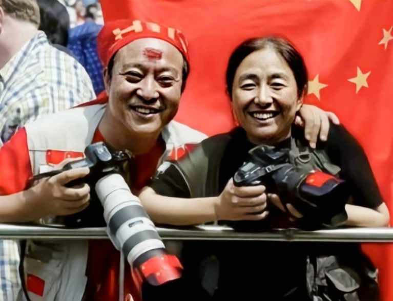 牛群|当红时抛下冯巩，58岁家庭破裂，将财产全部捐出的牛群如今怎样了