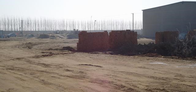 西安 西安男子发现古墓后，以办厂为名承包土地，但连续盗挖3次均失败