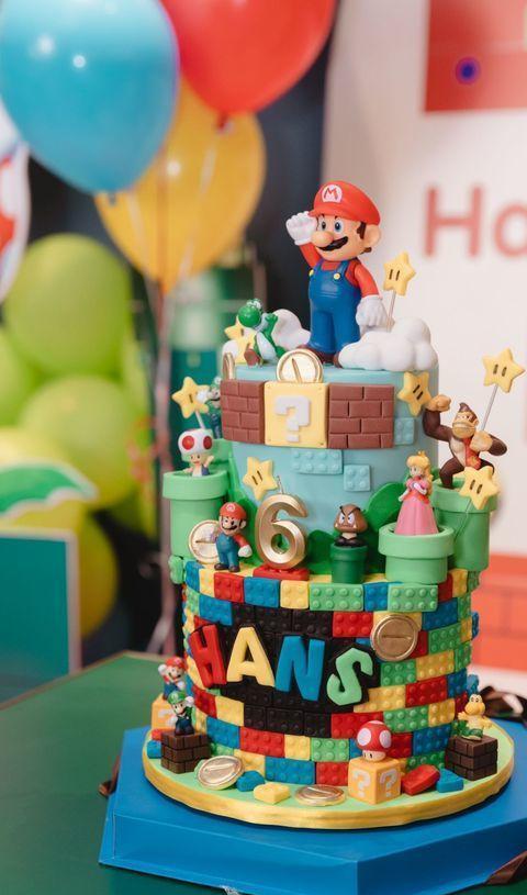 突围|吴佩慈为6岁儿子庆生,和众姐妹合影稳居C位,城堡蛋糕很吸睛