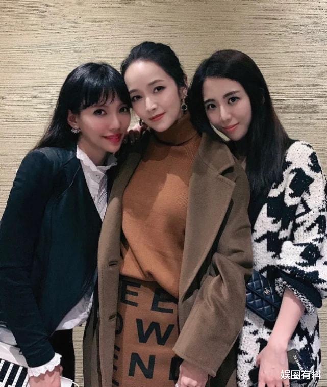 肖战|侯佩岑生日，李靓蕾低调点赞送祝福，她们之间的关系如何？