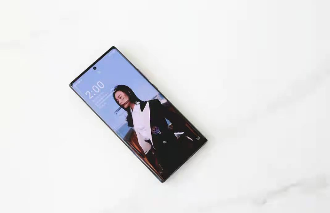 努比亚|努比亚Z40 Pro曝光，或将搭载天玑9000+5300mAh，全主流配置