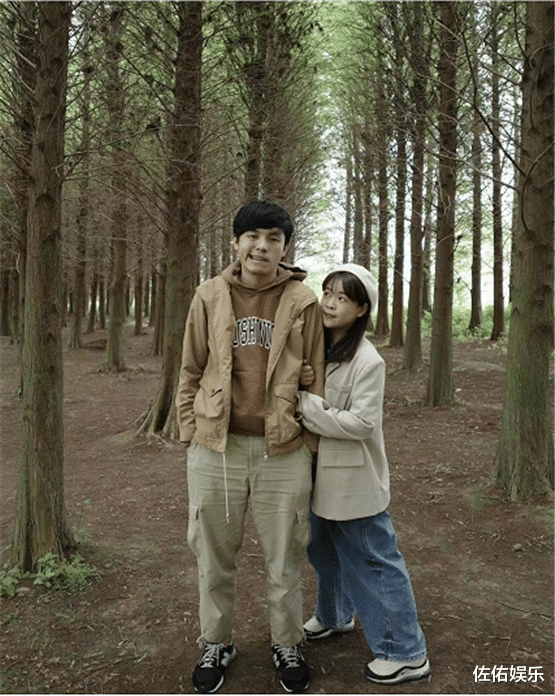 赵粤|知名网红晒婚纱照官宣喜讯,与男友相恋6年,阿信留言送祝福