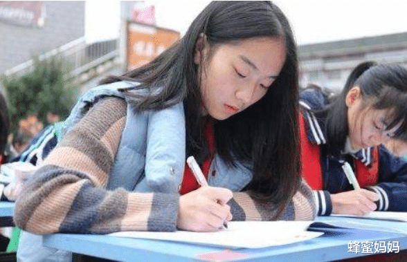 考试|学生高考686分全校第一，家长自曝补课费花了10万，成为他人的笑柄