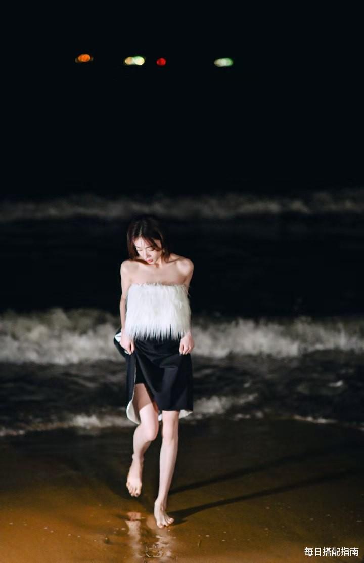 每日搭配指南 吴谨言瘦得“过分”了,连抹胸羽毛裙都撑不起,但看着挺好看的