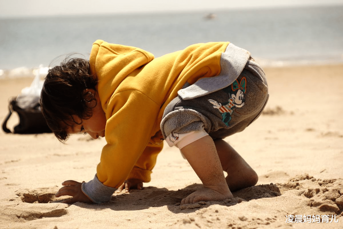 凌晨妈妈育儿|女儿清华，儿子北大，从教30年父亲如何将儿女培养成才？