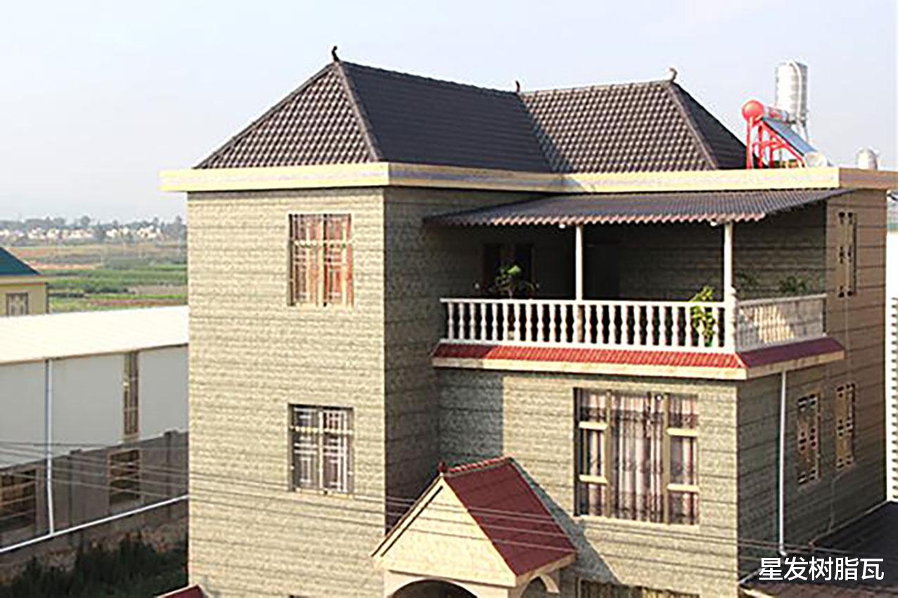 合成树脂瓦屋面搭配哪种采光瓦使用比较好?