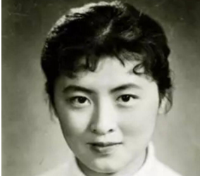 我们是第一书记|她是60年代第一美人,精神失常后丈夫仍不离不弃,于2000年去世!