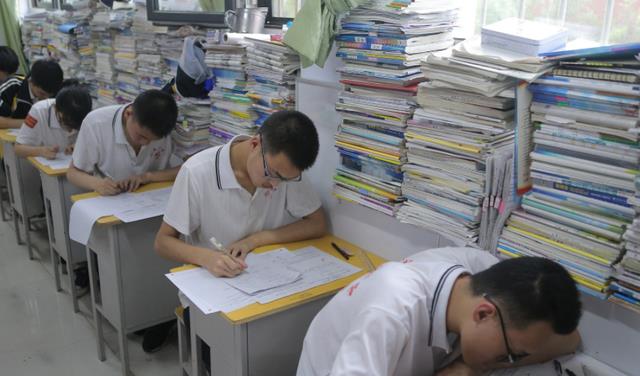 考试|高考分数和模拟考分数相差多少？985学长说完后，学生心里有数了