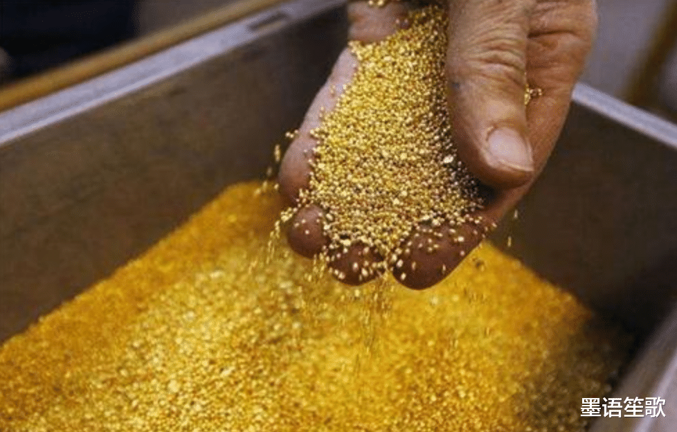 商人 他攒6.8吨尿液提取黄金，把5000升煮沸后，发现一物质改变世界