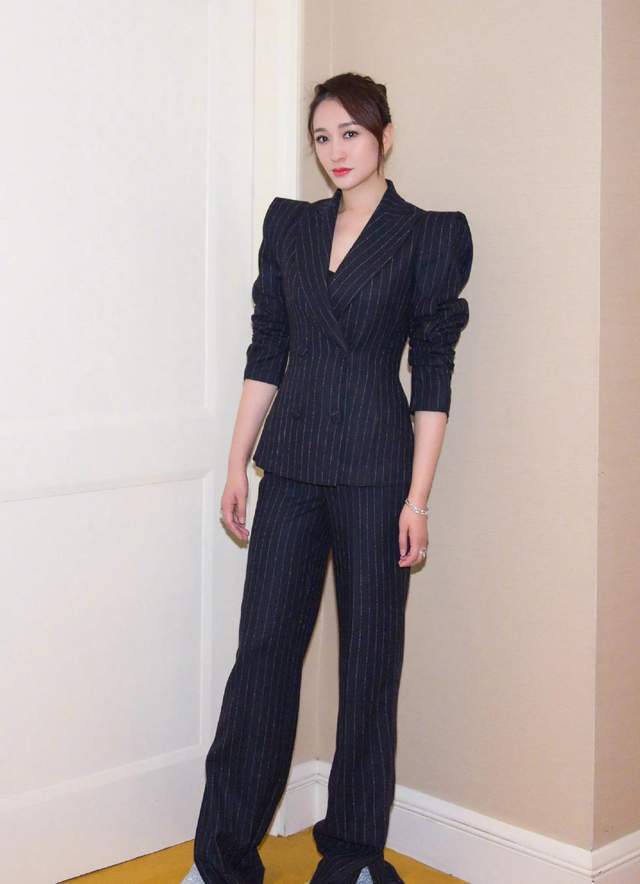 电视剧|李小冉的故事：情史丰富，流产两次，39岁嫁陪自己十几年的好友