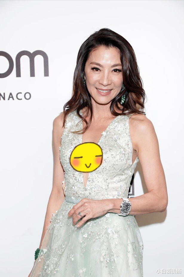 小白爱美搭|杨紫琼还是这么高贵优雅，但年龄有些大了，肌肤状态也显得差了些
