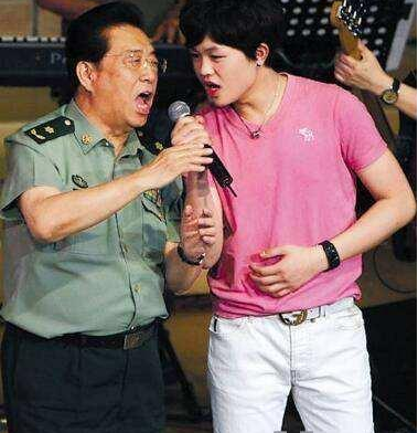 李双江|81岁的李双江还在等儿子出狱，梦鸽泪流满面，李天一或许没机会