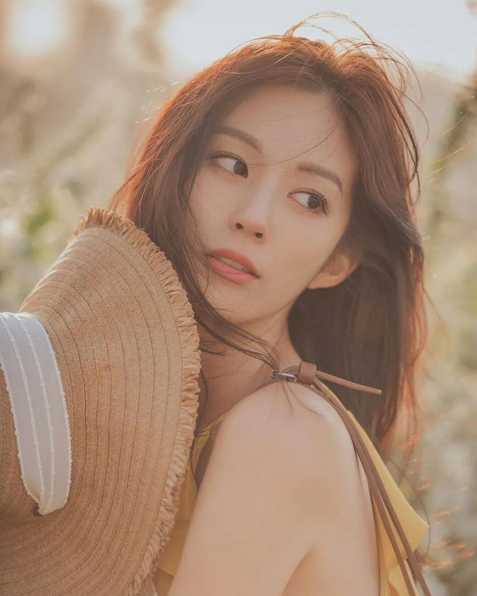 赵丽颖|火辣比基尼身材、撞脸张钧甯，这样的小姐姐谁能顶得住！