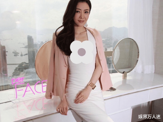 熊黛林|熊黛林否认还在意郭富城，穿低领秀火辣身材，自曝丈夫对她很热情