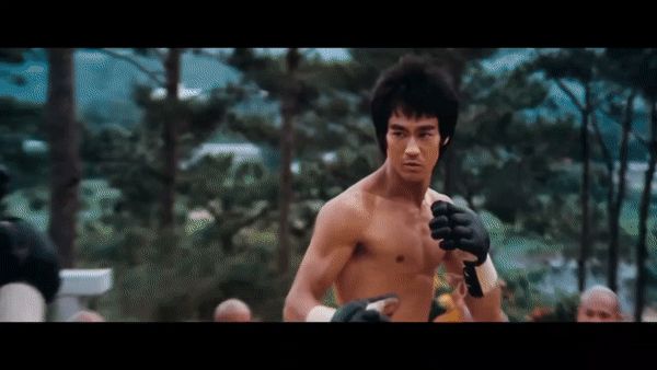 洪金宝|“灵活的胖子”洪金宝：曾打遍了华语功夫巨星，如今却只能坐轮椅