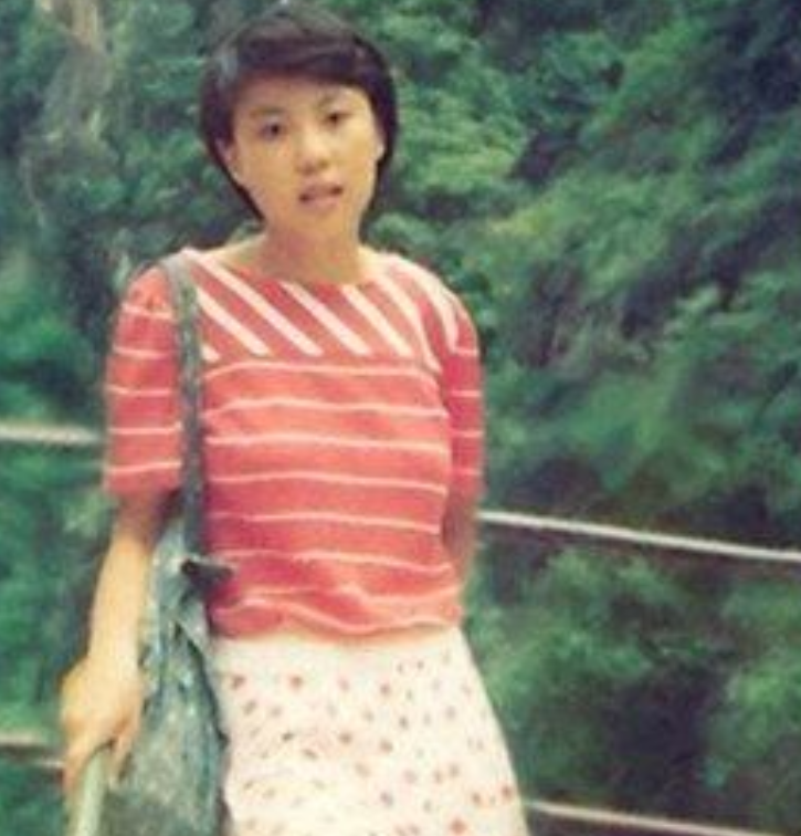 1994年,清华学霸朱令,惨遭室友投毒,如今48岁的她怎样了?