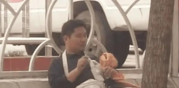 刀刀叨的文艺 他孤身混进黑砖窑,用隐藏的针孔摄影机揭露隐藏的黑暗!