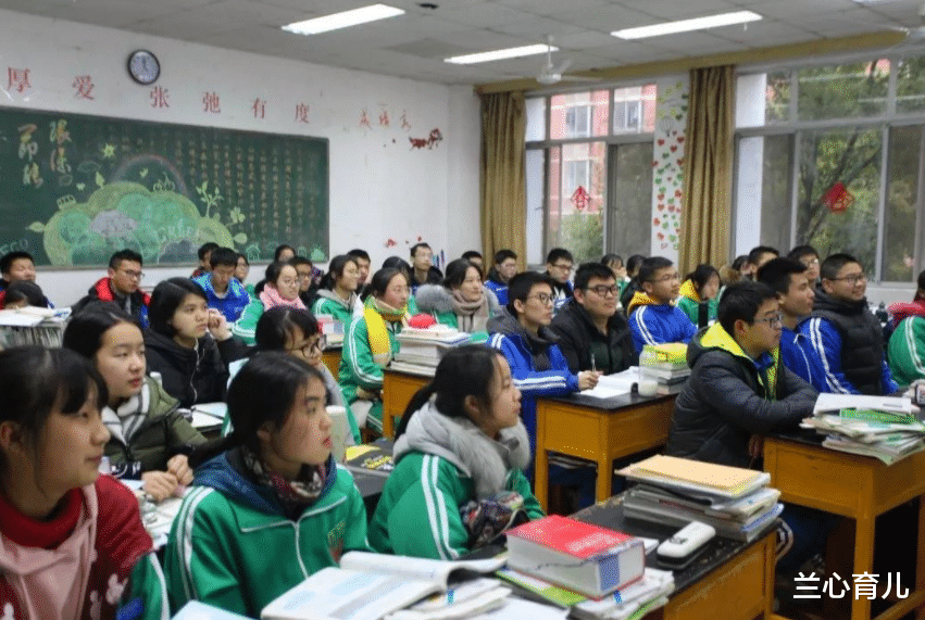 兰心育儿|高考故意考0分，写8000字怒批高考的女孩，后来怎么样了？