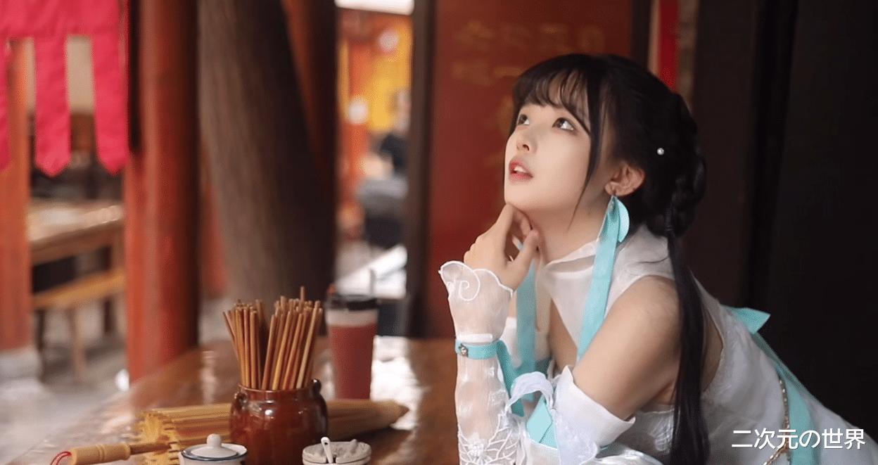 萝莉|坐拥1700万粉的井川里予，被104万粉萝莉打败，网友怼脸对比输惨