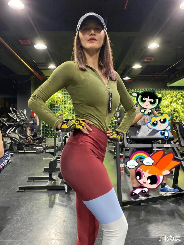 谭维维|38岁谭维维晒健身照，穿紧身衣展现身材曲线，凹凸有致超吸睛
