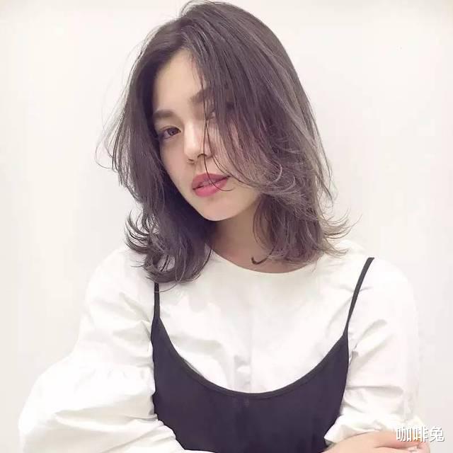 发型|最近这款发型超流行！适合跟闺蜜同款，出门逛街魅力爆棚！