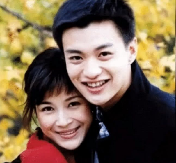 潜规则|她因拒绝潜规则被“雪藏”，和老公打工还债，如今41岁活成这样！