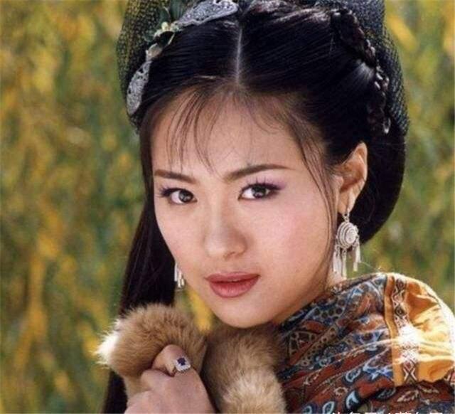 高圆圆|44岁沈傲君宣布回归大变样，多年主妇熬成婆，昔日颜值已不复存在