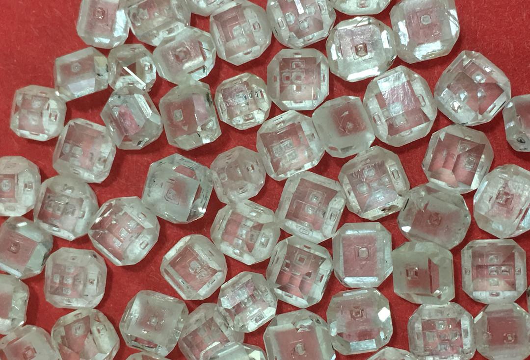 钻石 一星球拥有“钻石海洋”，运回来可论斤卖，为何科学家不敢动？