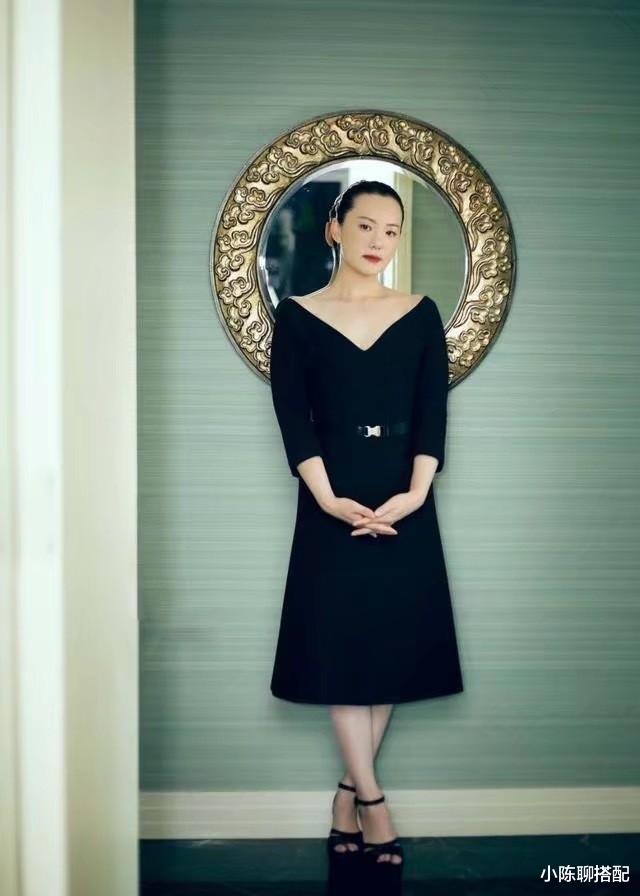 小陈聊搭配 上了年纪的女人，建议不要穿这5种衣服，不是显老就是显廉价
