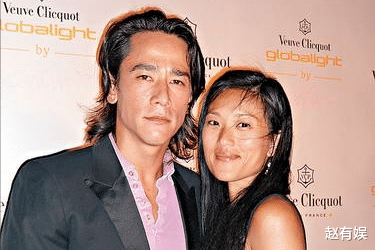 吴耀汉|82岁身家35亿，3年买下11栋楼，却为何不愿意给儿子一套？