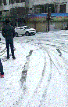 王者星座之说|“在按摩店偶遇大学同学,她装作不认识我,我要主动说话吗?”哈哈哈哈哈