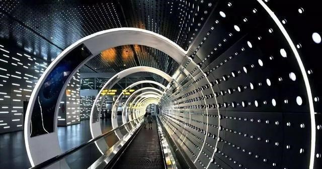 科学家|奇怪男子声称来自“陶乐德”！护照证明其身份，平行宇宙或存在？