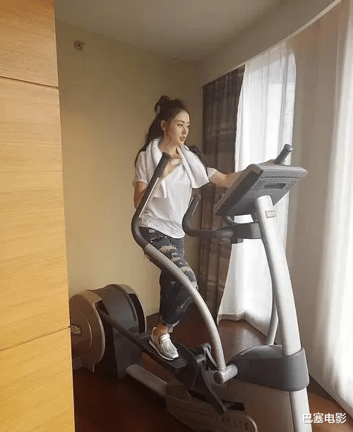 演唱会|张天爱，别“凹”了，清醒一点好吗？