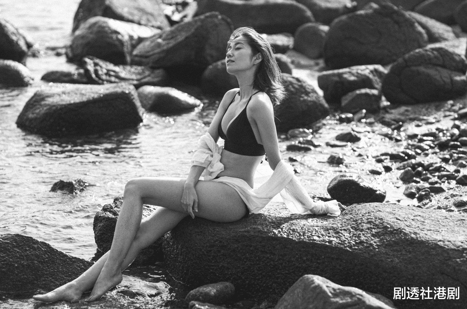 陈自瑶|王浩信陈自瑶再曝离婚，一周前合体为周励淇庆生，被嘲是被迫营业