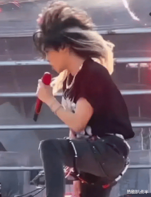 华晨宇|粉丝跑路，演唱会座位大片空缺，华晨宇这些年被捧得太高