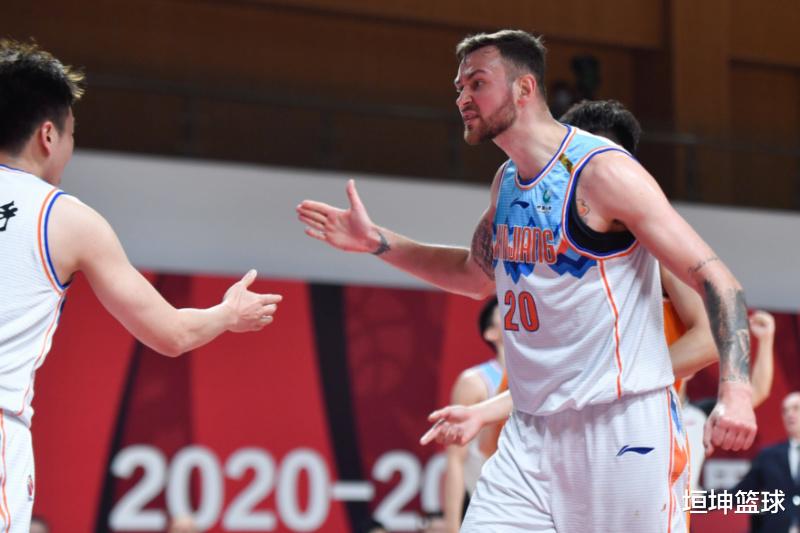 浙江男篮|新疆将再度反杀浙江，你这垫脚石很合适，我就收下了！