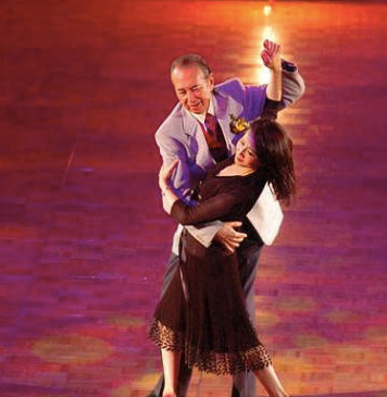 梁安琪|赌王四太梁安琪：为原配准备葬礼，赌王专宠30年，今成百亿女富豪