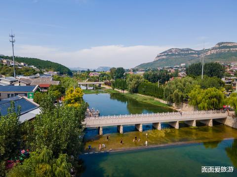 山东省|泉城一奇特景区，名字搞笑跟牙齿有关，依山傍水景色怡人非常火爆