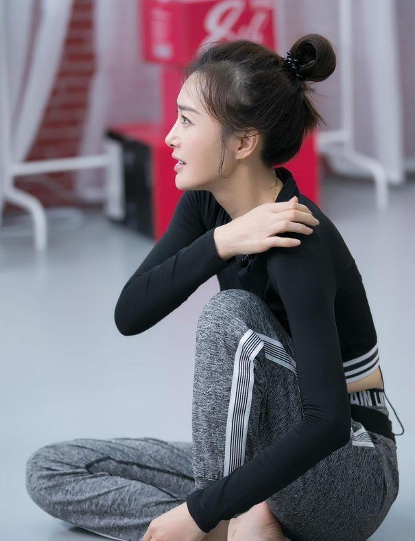 秦岚|41岁“神仙姐姐”秦岚体脂13%，身材如少女，分享3个身材管理秘诀