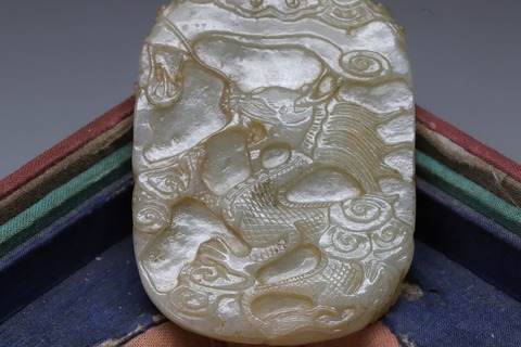 和田玉籽料|舊藏和田玉籽料“云龙如意牌”