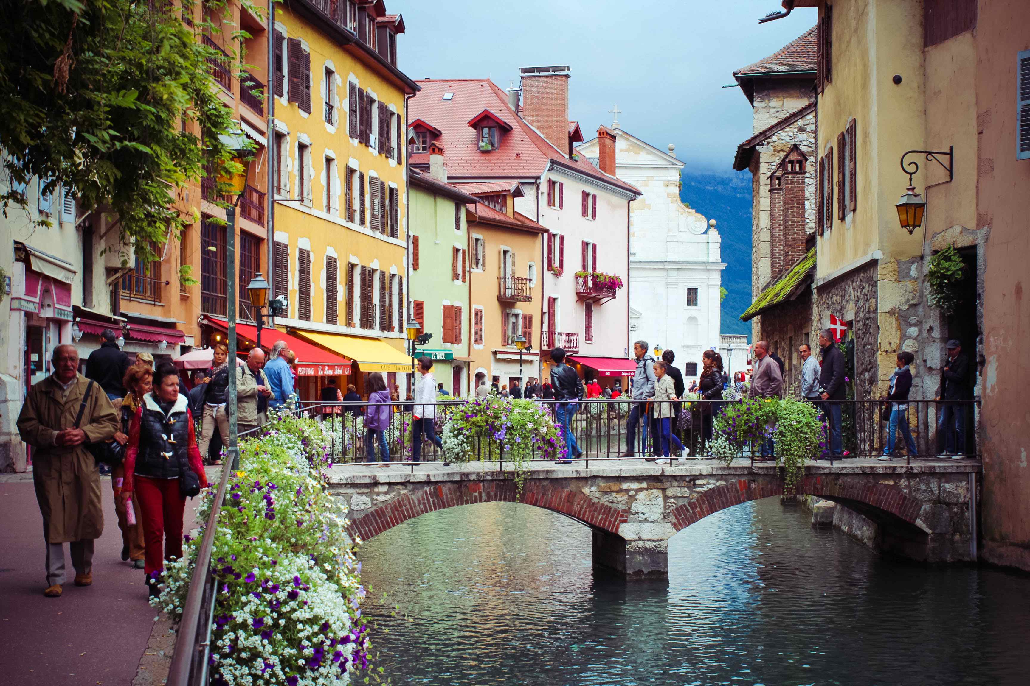 欧洲|美指挥不动了！欧洲议员：中国40年没轰炸过别国，我们为何要对抗