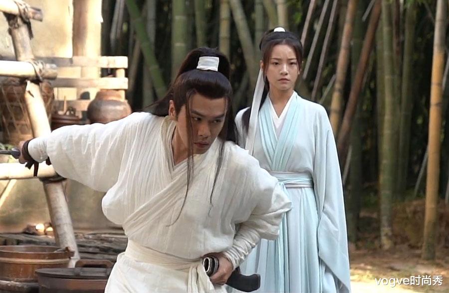 谢霆锋|《雪中悍刀行》点映现场：“李淳罡”帅气亮相，“青鸟”美美相伴