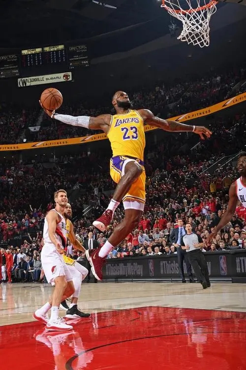 篮球|武大校花NBA女主播！事业巅峰却嫁高管土豪，为人妻后胖成大妈样
