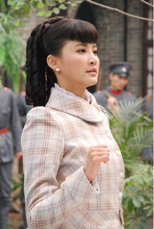 张歆艺|她3年内结婚2次，被前夫骂“恶心”，今39岁被“小丈夫”宠上天