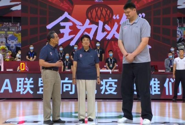姚明|姚明09年两千万收购上海队，17年卖掉球队，那他从中赚了多少？