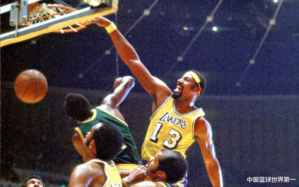 张伯伦|历史上最快拿到2万分的前十球星，张伯伦499场，现役两人上榜