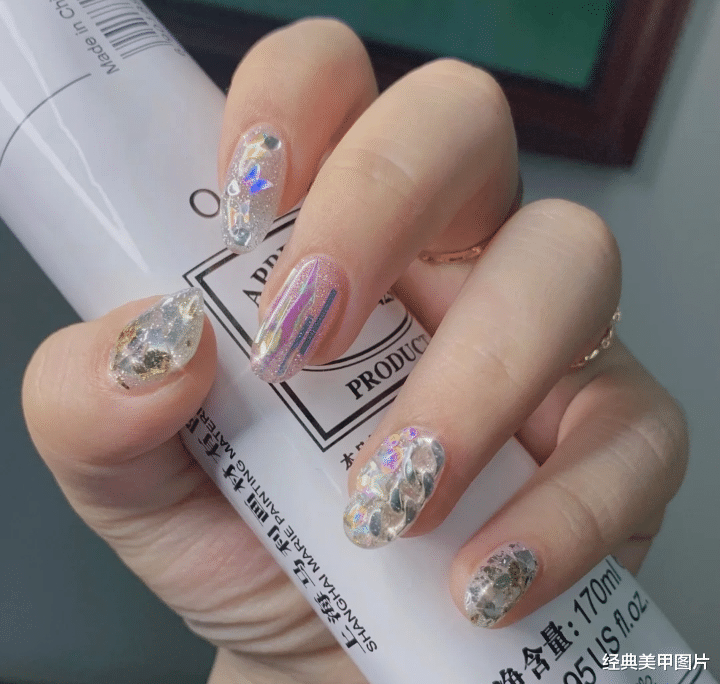 美甲|耀眼绚丽的blingbling美甲,美的大大方方!